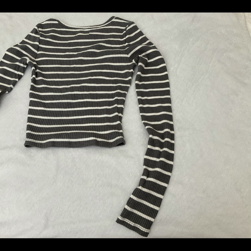 HOLLISTER corp tops woman’s - Picture 3 of 3